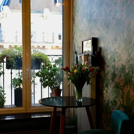 74m2 In The Center Of Paris