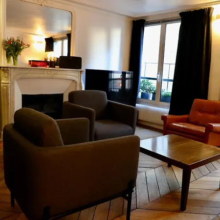 74m2 In The Center Of * Paris