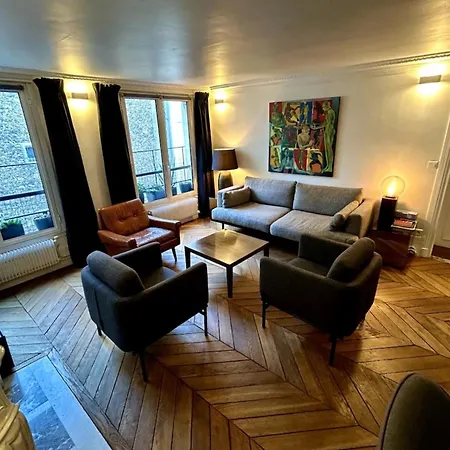 74m2 In The Center Of Paris